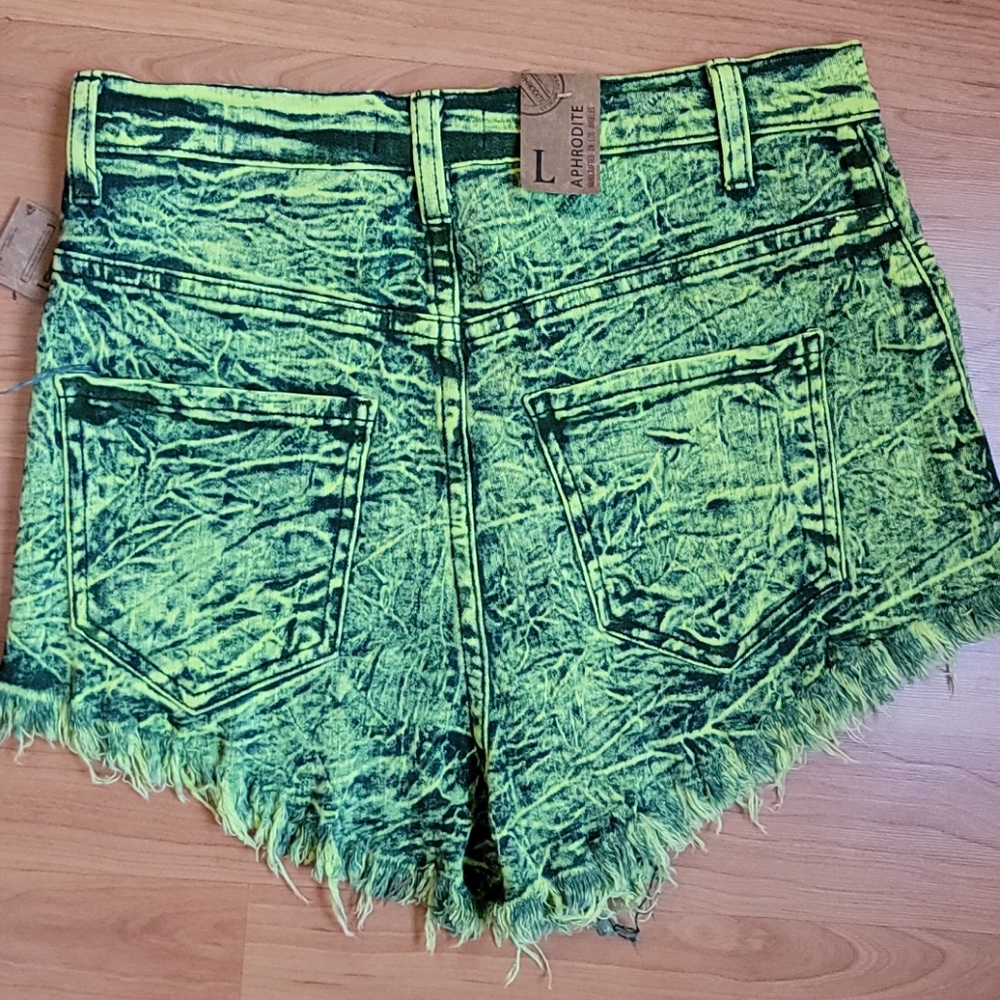Aphrodite Shorts - image 5